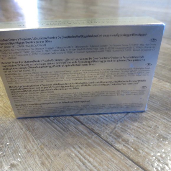 Authentic Bobbi Brown It's Your Party Eye & Cheek Palette Eye Shadow & Blush - Picture 7 of 9